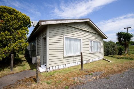 Photo of property in 2 Mahuta Road, Waitakaruru, Ngatea, 3576