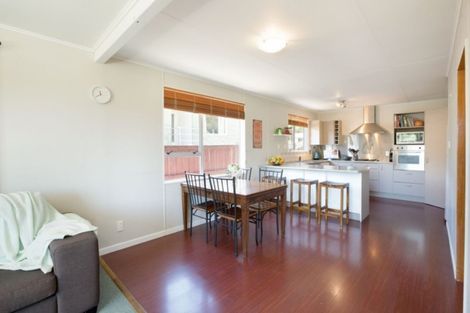 Photo of property in 6 Keith Hart Grove, Titahi Bay, Porirua, 5022