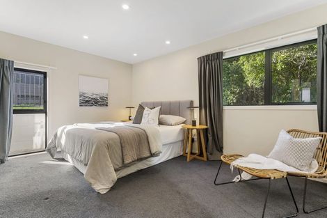 Photo of property in 11 Eugen Place, Bayview, Auckland, 0629