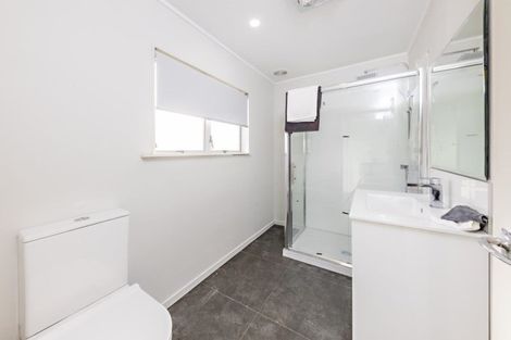 Photo of property in 1/4 Slim Place, Clendon Park, Auckland, 2103