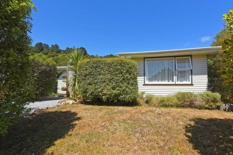 Photo of property in 16 Molloys Road, Te Marua, Upper Hutt, 5018