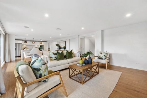 Photo of property in 27 Shelly Beach Parade, Cockle Bay, Auckland, 2014