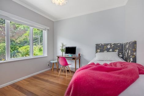 Photo of property in 31 Walter Road, Lowry Bay, Lower Hutt, 5013