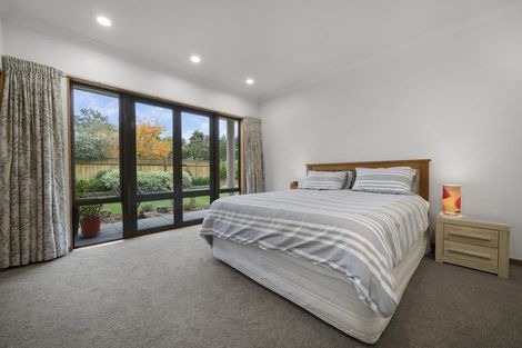 Photo of property in 2 Heritage Place, Terrace End, Palmerston North, 4410