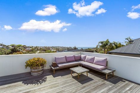 Photo of property in 1/13 Mizpah Road, Waiake, Auckland, 0630