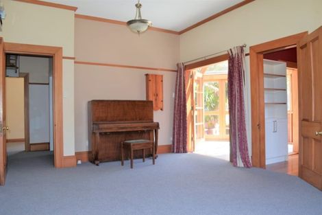 Photo of property in 212 Ohiro Road, Brooklyn, Wellington, 6021