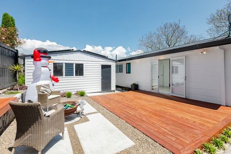 Photo of property in 6a Pokapu Place, Bethlehem, Tauranga, 3110