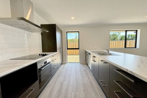 Photo of property in 35 Applegrove Crescent, Belfast, Christchurch, 8051