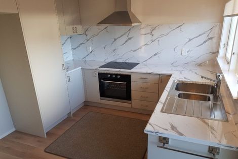 Photo of property in 2/5 Moana Avenue, Belmont, Auckland, 0622