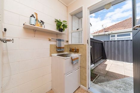 Photo of property in 28b Wood Street, Takaro, Palmerston North, 4410