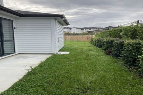 Photo of property in 8 Captain Rings Drive, Papakura, 2110