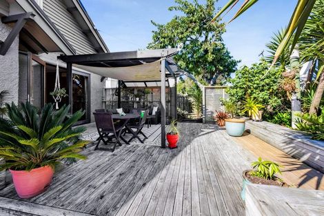 Photo of property in 70 Collins Street, Hawera, 4610