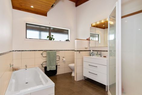 Photo of property in 32 Macmillan Street, Katikati, 3129