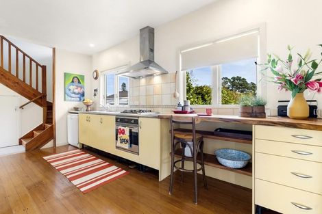 Photo of property in 19a Old Lake Road, Narrow Neck, Auckland, 0624