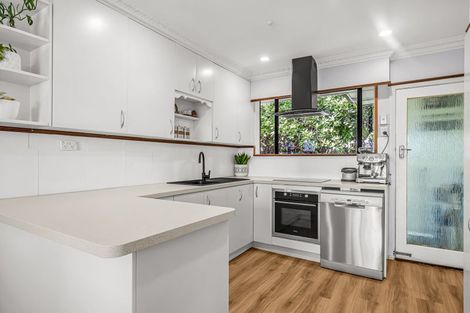 Photo of property in 51 Tosswill Road, Tahunanui, Nelson, 7011