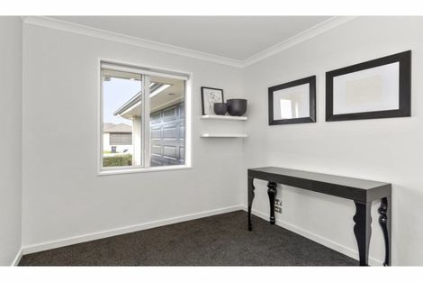 Photo of property in 35 Mariposa Crescent, Aidanfield, Christchurch, 8025