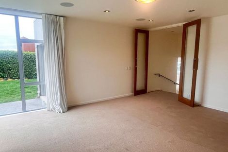 Photo of property in 15 Drayton Drive, Mount Pleasant, Christchurch, 8081