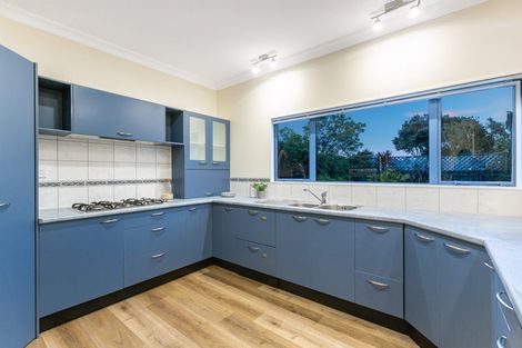 Photo of property in 3 Barque Crescent, Whitby, Porirua, 5024