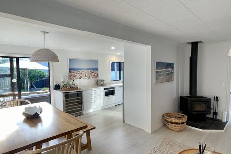 Photo of property in 102 Karaka Place, Matarangi, Whitianga, 3592