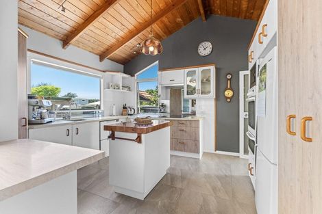 Photo of property in 50 Leslie Street, Waitara, 4320