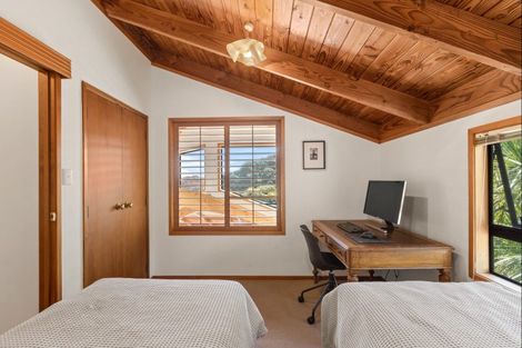 Photo of property in 79 Garden Road, Piha, New Lynn, 0772