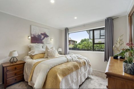Photo of property in 1/26 Hyde Road, Rothesay Bay, Auckland, 0630