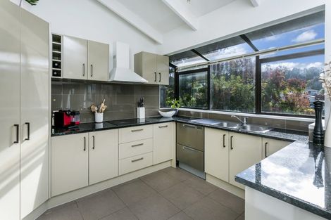 Photo of property in 1/14 Greenvalley Rise, Glenfield, Auckland, 0629