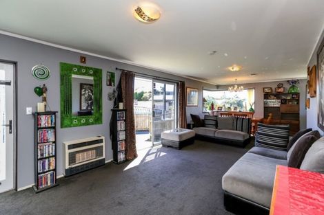 Photo of property in 9 Fantome Place, Whalers Gate, New Plymouth, 4310