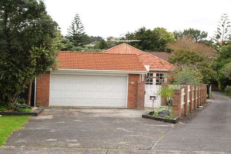 Photo of property in 1/17 Luplau Crescent, Cockle Bay, Auckland, 2014