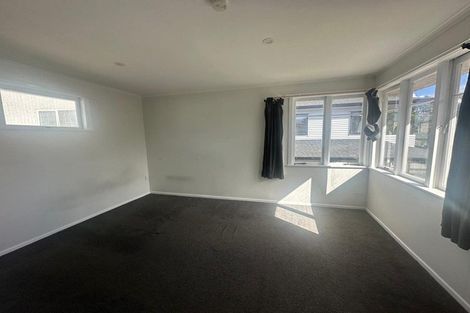 Photo of property in 8 Celsmere Lane, Te Atatu Peninsula, Auckland, 0610