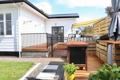 Photo of property in 32 Brookes Street, Inglewood, 4330