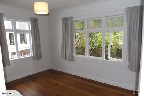 Photo of property in 14 Queens Drive, Kilbirnie, Wellington, 6022