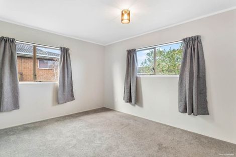 Photo of property in 2/72 Onewa Road, Northcote Point, Auckland, 0627