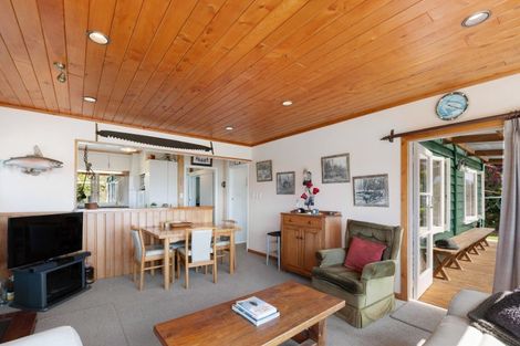 Photo of property in 84 Spencer Road, Lake Tarawera, Rotorua, 3076