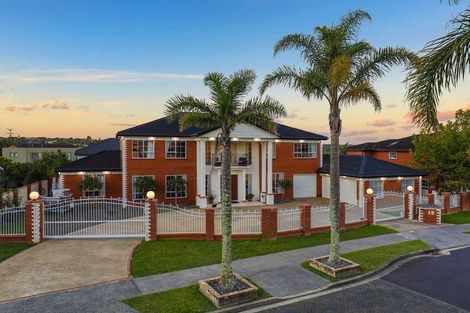 Photo of property in 18 Mansion Court, West Harbour, Auckland, 0618