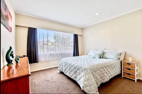 Photo of property in 1/165 View Road, Sunnyvale, Auckland, 0612