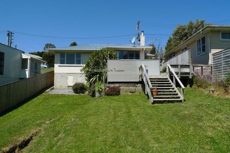 Photo of property in 19 Lynda Avenue, Paparangi, Wellington, 6037