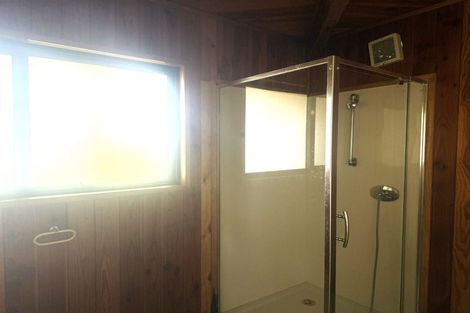 Photo of property in 386 Henderson Valley Road, Henderson Valley, Auckland, 0612