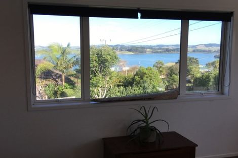 Photo of property in 32 Oxford Street, Whakapirau, Maungaturoto, 0583