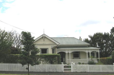 Photo of property in 30 Waterview Road, Stanley Point, Auckland, 0624