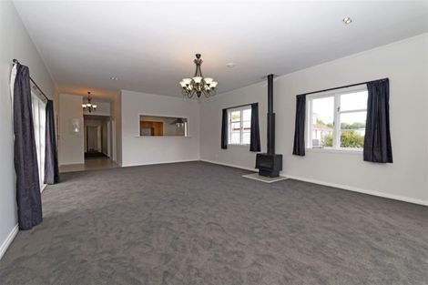 Photo of property in 25 Taupaki Road, Taupaki, Henderson, 0782