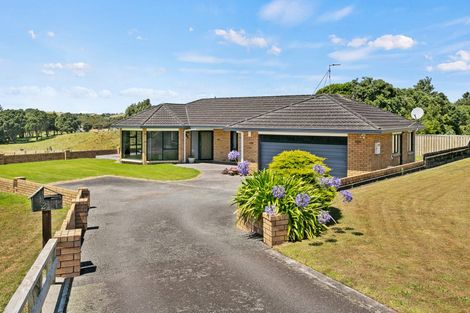 Photo of property in 22 Chatswood Grove, Fitzroy, New Plymouth, 4312