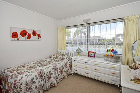 Photo of property in 8 Hartfield Rise, Pahurehure, Papakura, 2113