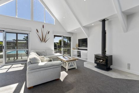 Photo of property in 37 Callender Terrace, Paraparaumu Beach, Paraparaumu, 5032