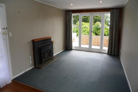 Photo of property in 19 Lynda Avenue, Paparangi, Wellington, 6037