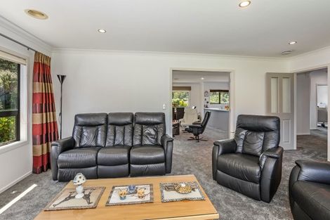 Photo of property in 19 Te Puia Drive, Aotea, Porirua, 5024