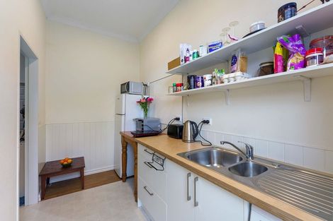 Photo of property in 105 Winara Avenue, Waikanae, 5036