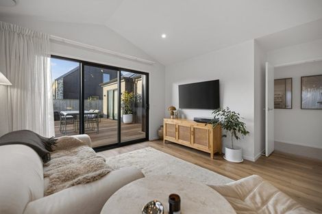 Photo of property in 11 Waterfowl Road, Jacks Point, 9371