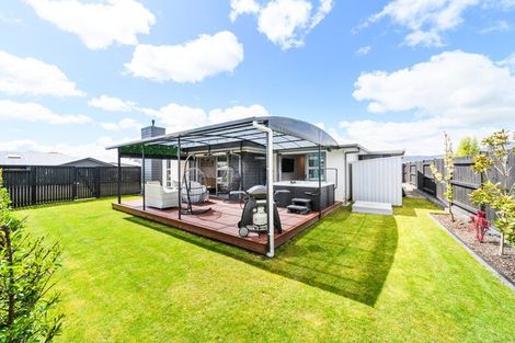 Photo of property in 5 Stratford Court, Fitzherbert, Palmerston North, 4410