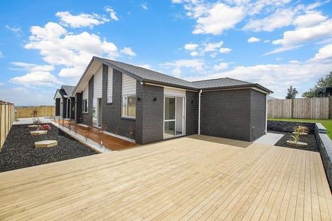 Photo of property in 75d Twin Parks Rise, Papakura, 2582